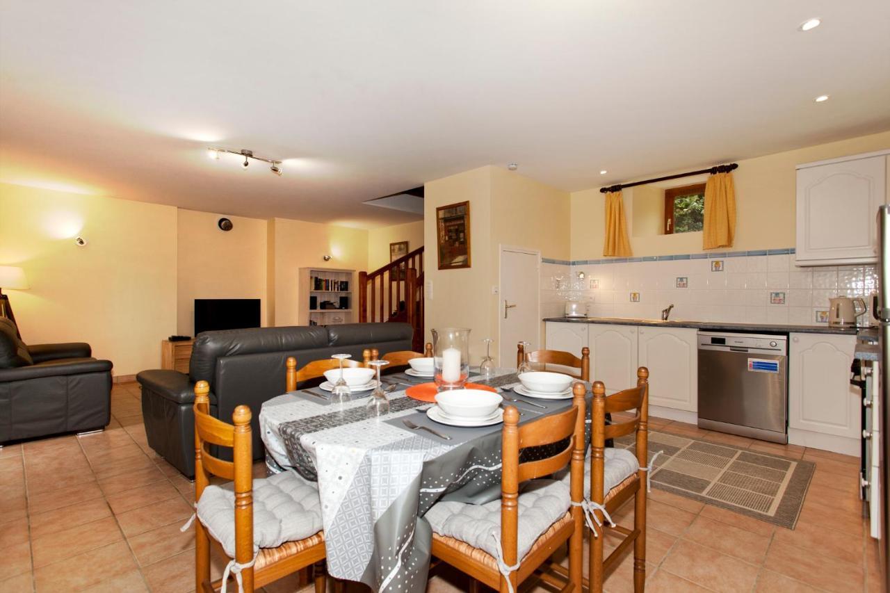 Stone Cottage With Modern Cosy Interior Near To Josselin Perfect Retreat For Writers Or Star Gazers Guégon Exteriör bild